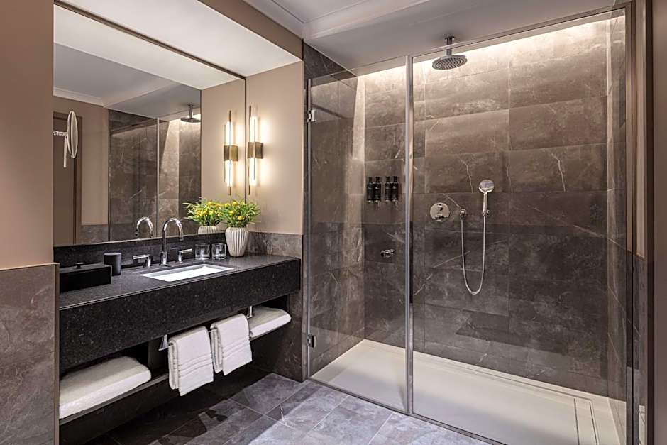 Anantara Plaza Nice Hotel - A Leading Hotel of the World