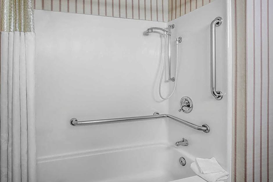 Ramada by Wyndham Barstow