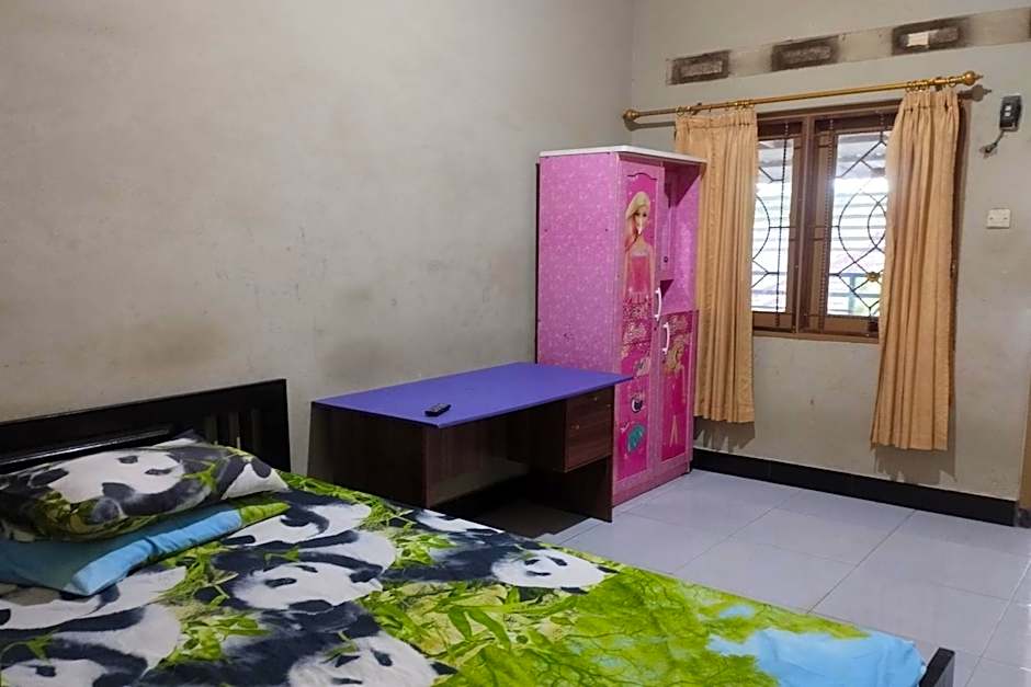 OYO Life 93403 Penginapan Adinda