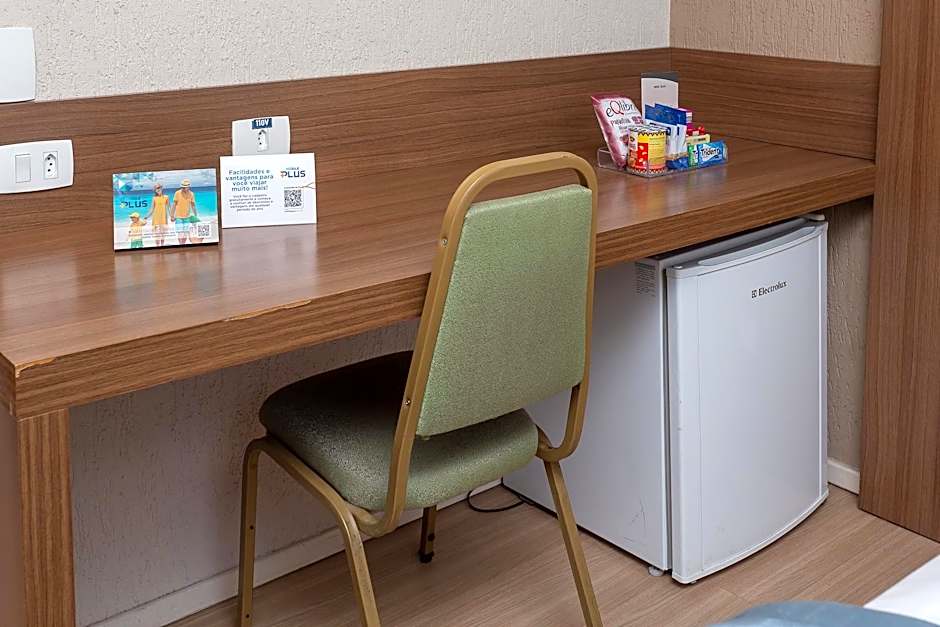 Roochelle Corporate Hotel