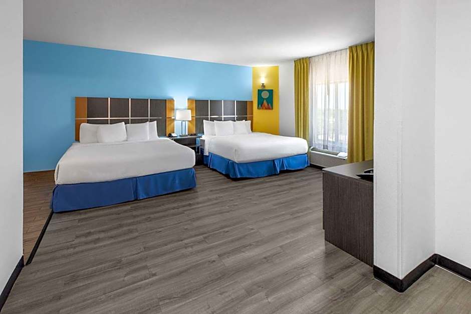 Days Inn & Suites by Wyndham Lubbock Medical Center