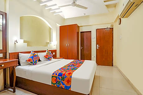 FabHotel Shubhangan - Nr. Bandra