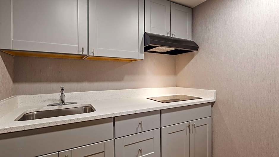 Best Western Plus Portsmouth Hotel and Suites