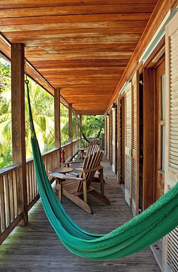 Island City House