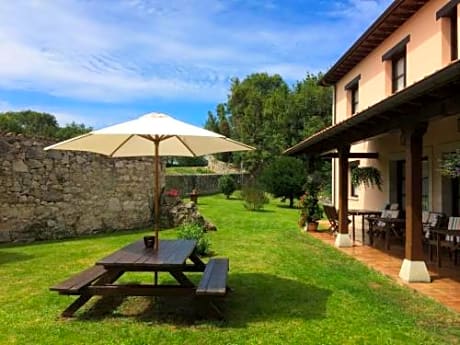 Hotel Rural El Texeu