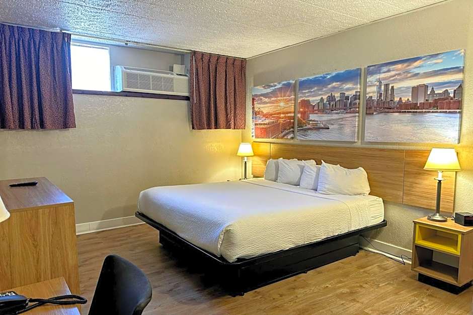 Photo 1 of 6 of 1 King Bed, Mobility Accessible