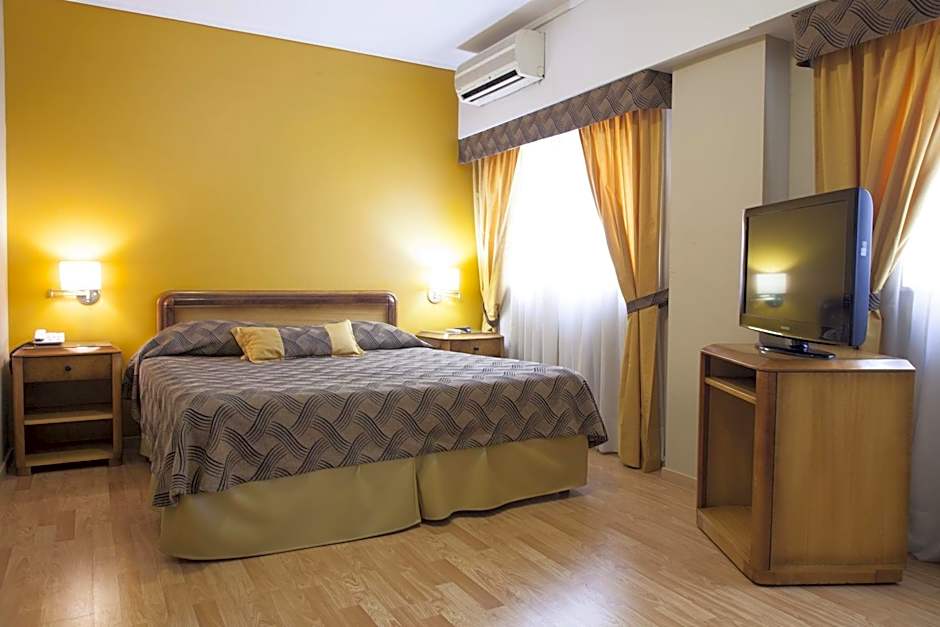 Tritone Hotel