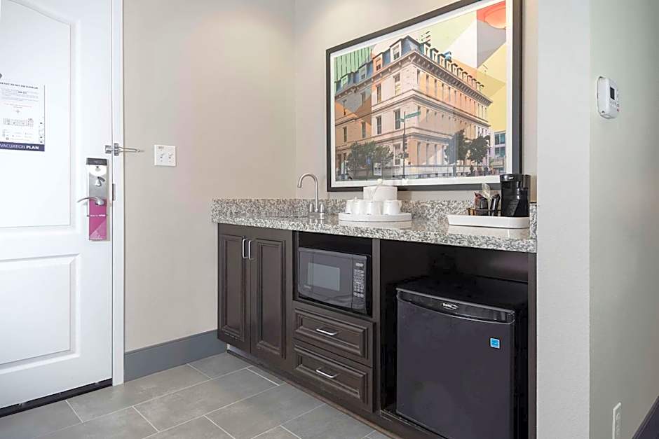 Hampton Inn By Hilton & Suites - Raleigh Downtown