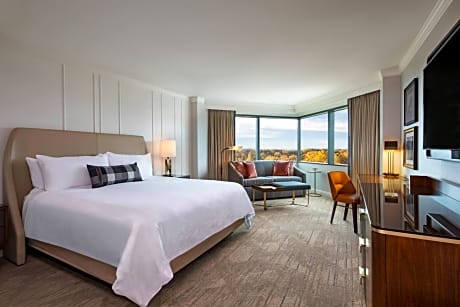 Deluxe Room, Concierge lounge access, Larger Guest room