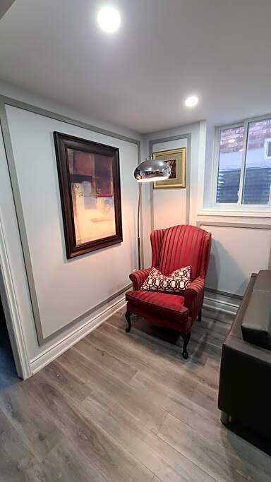 LUXURY 2-BEDROOMS UNIT WITH WIFI, LDR & PARKING.