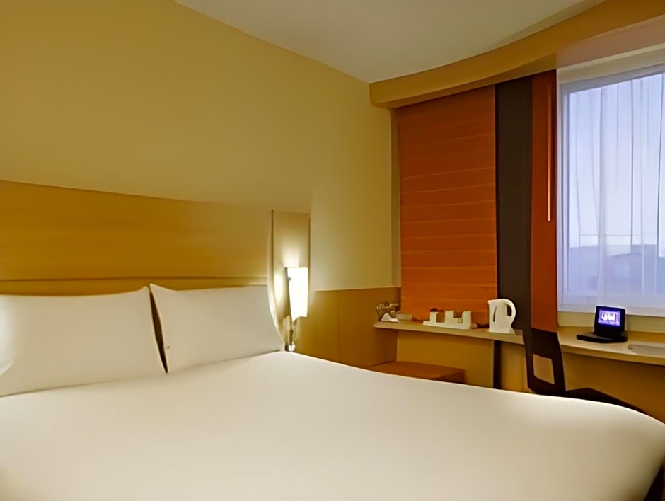 ibis Cardiff Centre