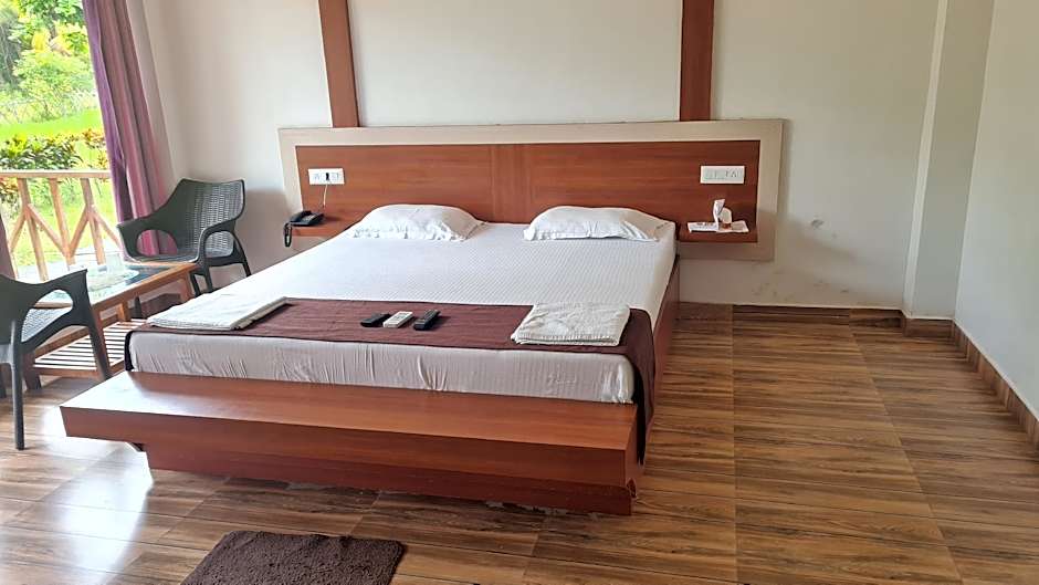 Hotel Exotica Squares