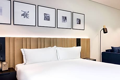 Deluxe King Suite