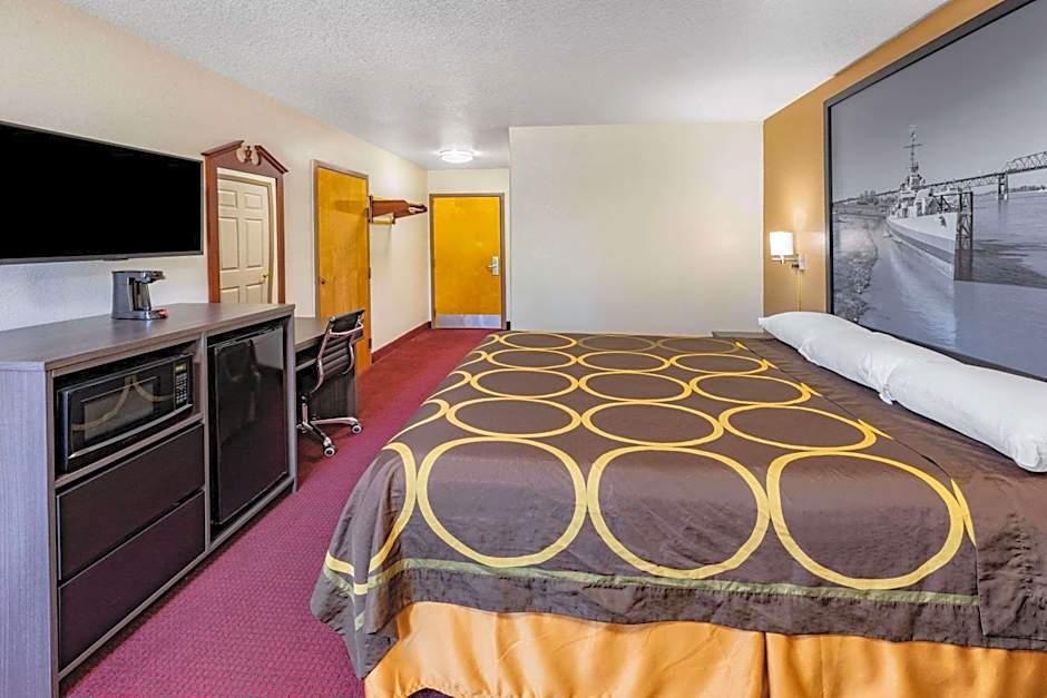 Super 8 by Wyndham Kinder/Coushatta near Casino