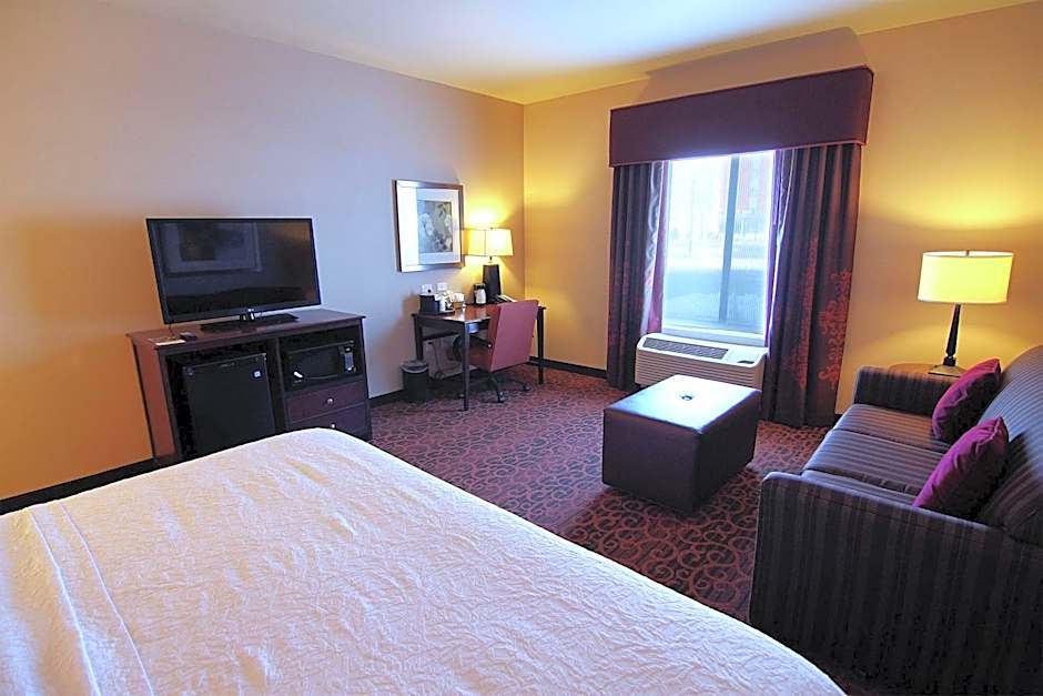 Hampton Inn & Suites Grand Forks