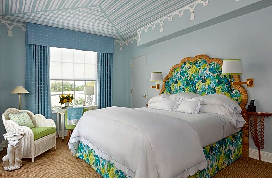 Photo 1 of 1 of 1 Queen Bed