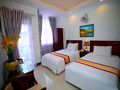 Deluxe Twin Room with City View