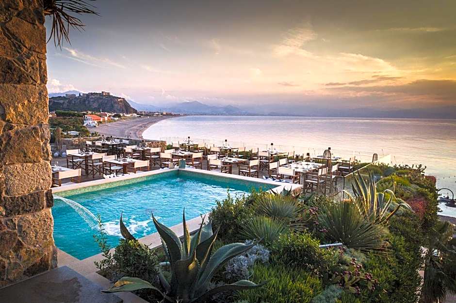 Ngonia Bay Boutique Hotel