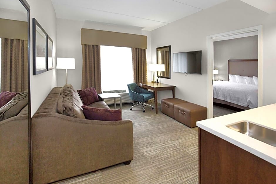 Hampton Inn By Hilton & Suites Pittsburgh/Harmarville
