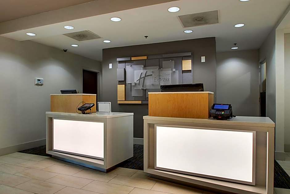 Holiday Inn Express Hotel & Suites Middleboro Raynham By IHG
