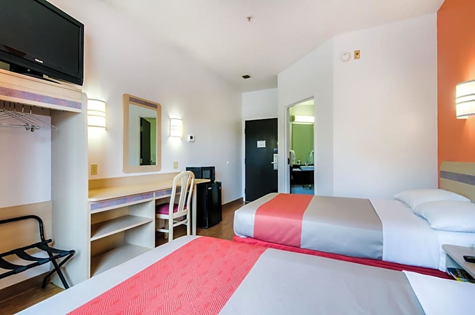 Motel 6-Joliet, IL - Chicago - I-55