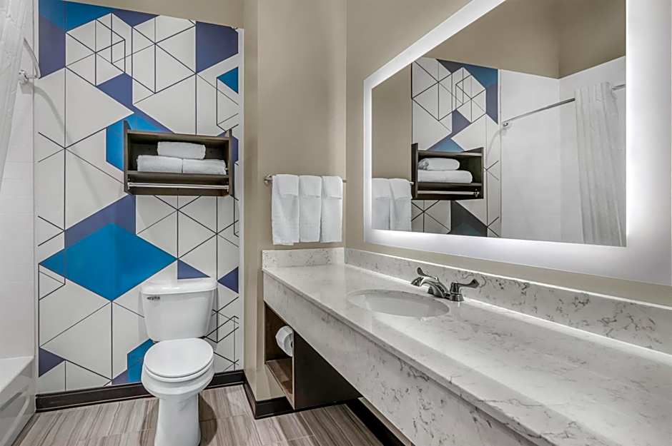 Best Western Plus Parkside Inn & Suites