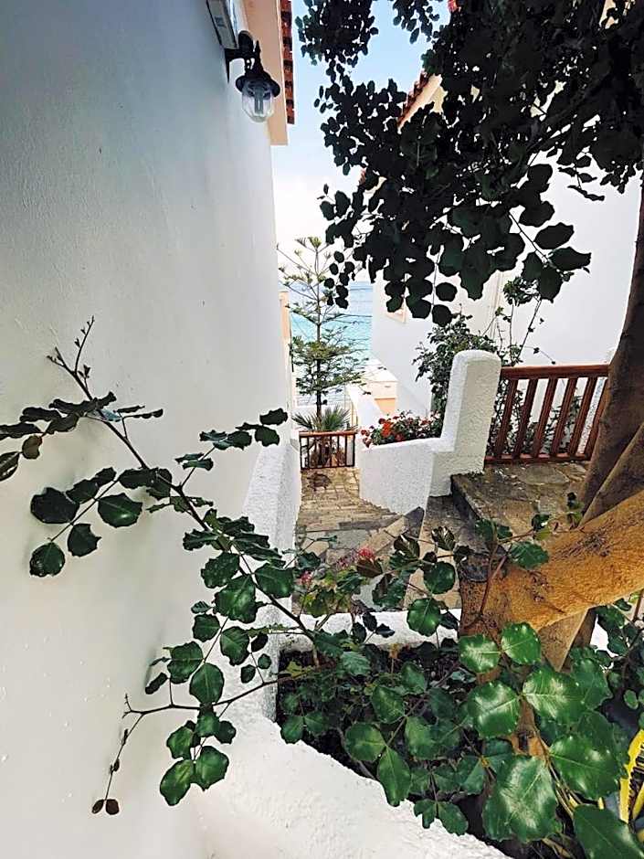 Nereides Seaside Apartments