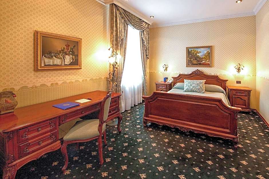 Grand Hotel London