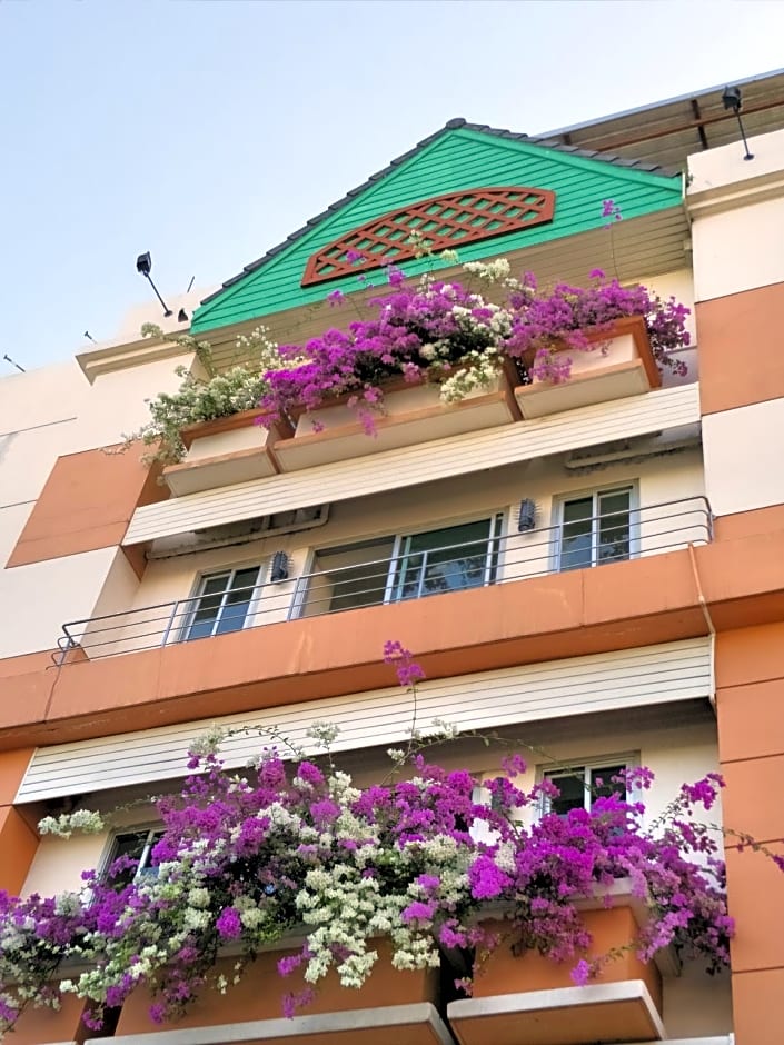 Sandy Serviced Apartment