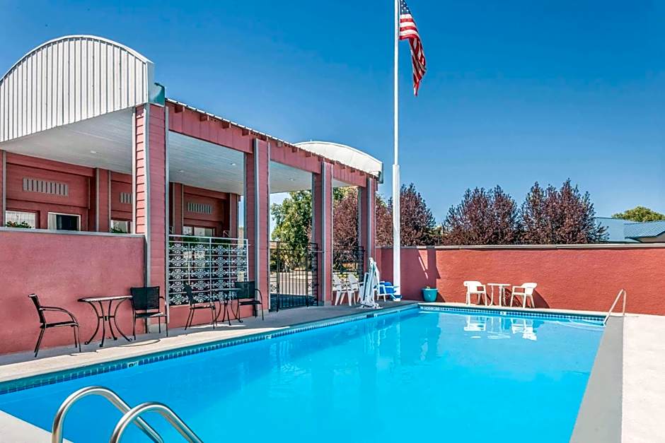 Days Inn by Wyndham Burns