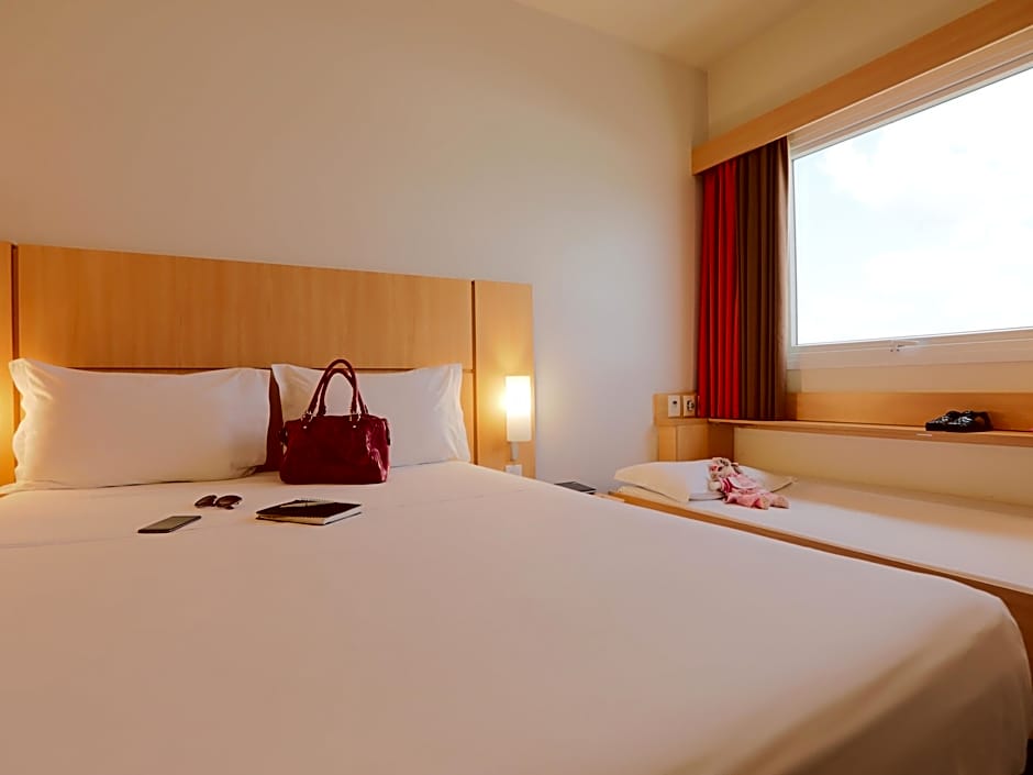 ibis Montes Claros Shopping