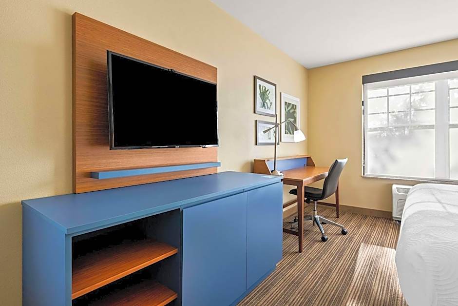 Country Inn & Suites by Radisson, Red Wing, MN
