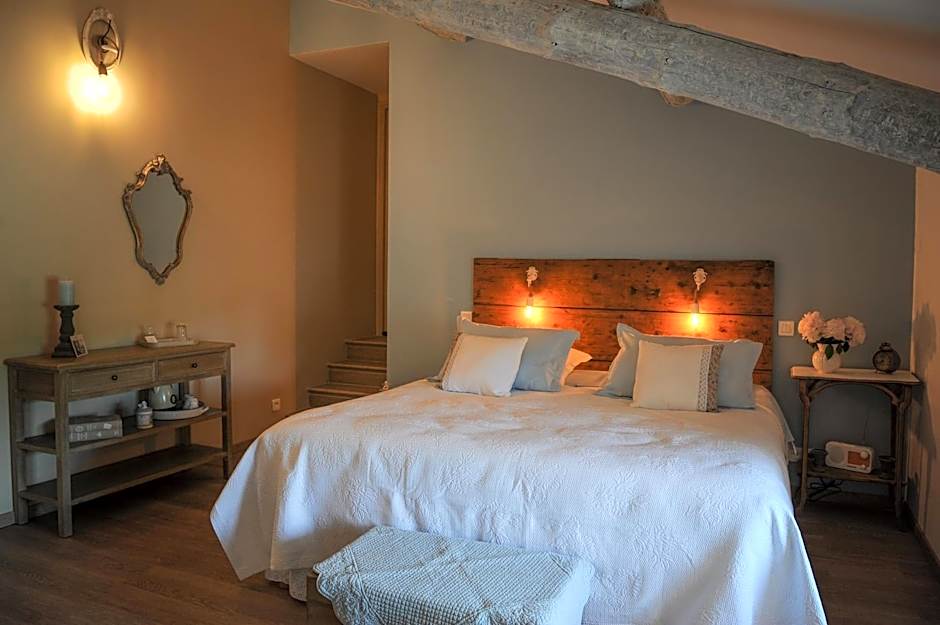 CHAMBRES D'HÔTES L'Oréliane en Provence Adults Only