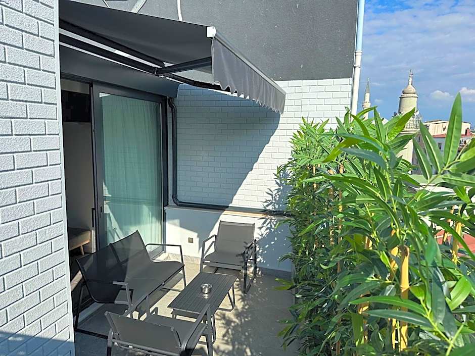Smart and Simple Hotel Karakoy