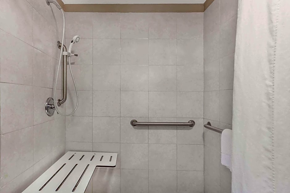 Super 8 by Wyndham Athens