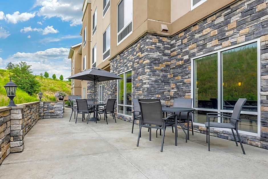 Fairfield Inn & Suites by Marriott Slippery Rock