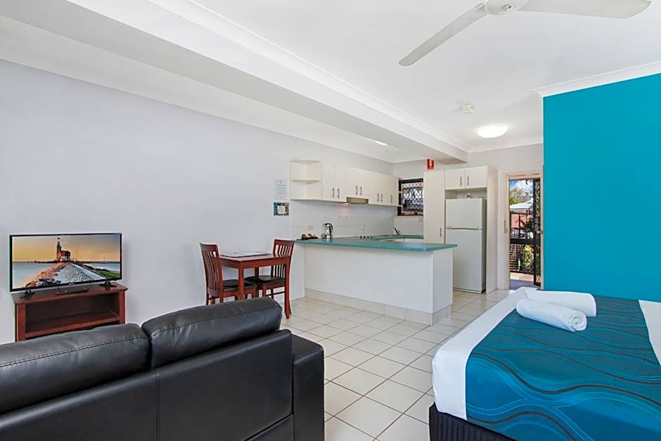 Cairns City Palms