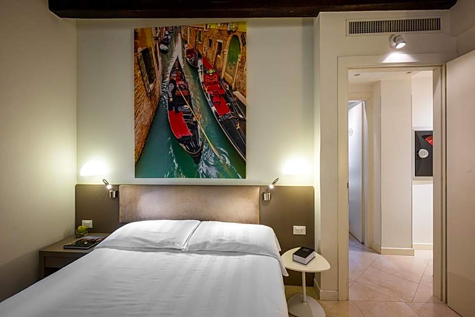 Leone Hotel