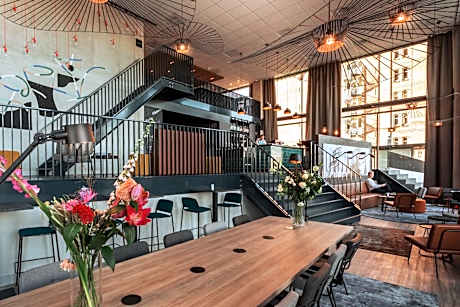 Holiday Inn - the niu, Fender Amsterdam By IHG
