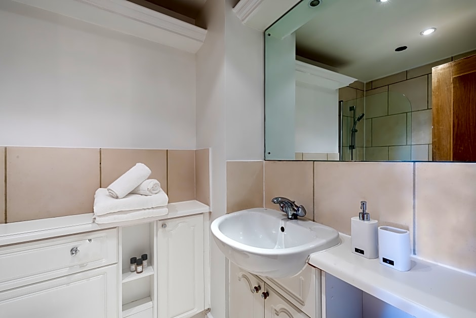 Globeview Apartments