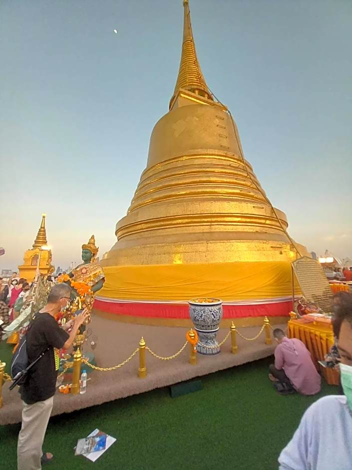 amazing khaosan hostel