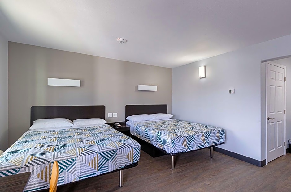 Motel 6-Show Low, AZ