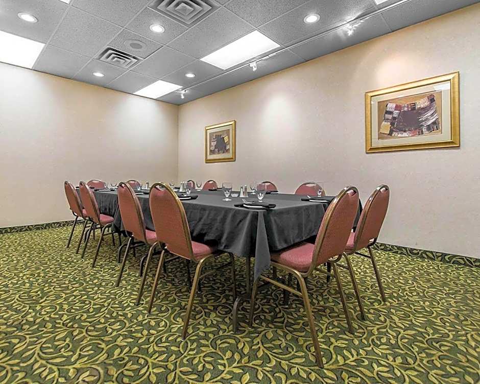 Quality Inn & Suites Bay Front