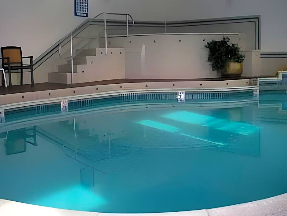 Camden Riverhouse Hotel and Inn