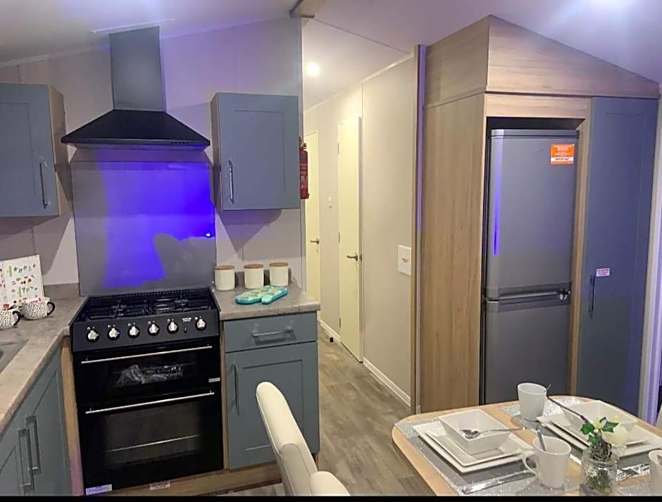 Southview Holiday Park, Deluxe Caravan