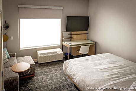 King Studio with Sofa Bed