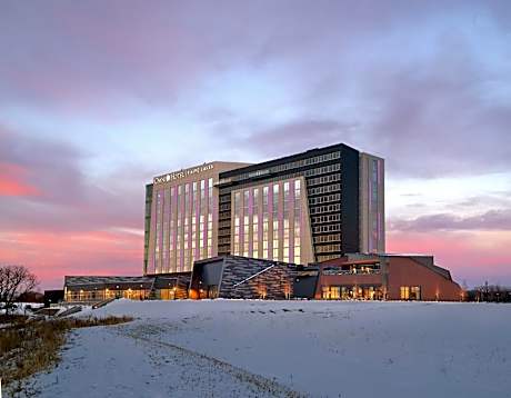 Omni Viking Lakes