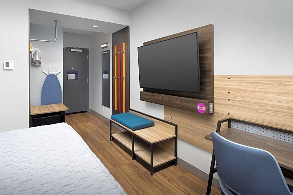 Tru by Hilton Charleston Ashley Phosphate, SC