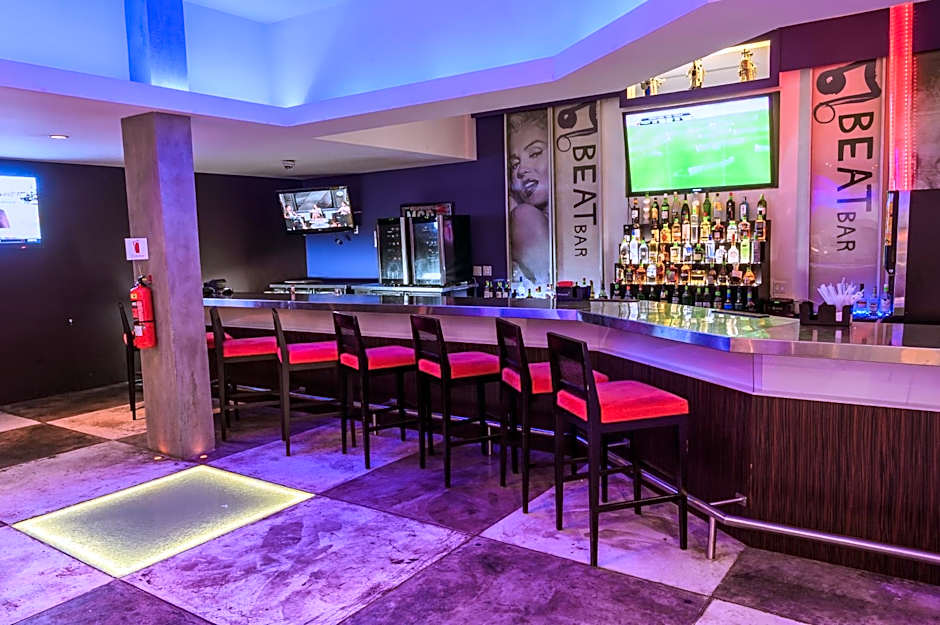 Riande Aeropuerto Hotel Casino