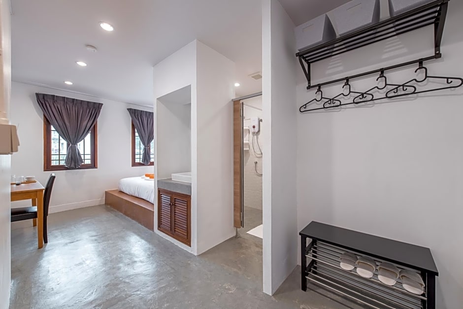 Tiny Taladnoi Hostel